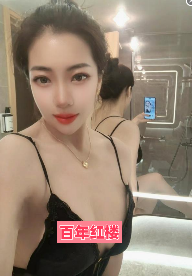湿吻毒龙苗条小姐姐-百年红楼