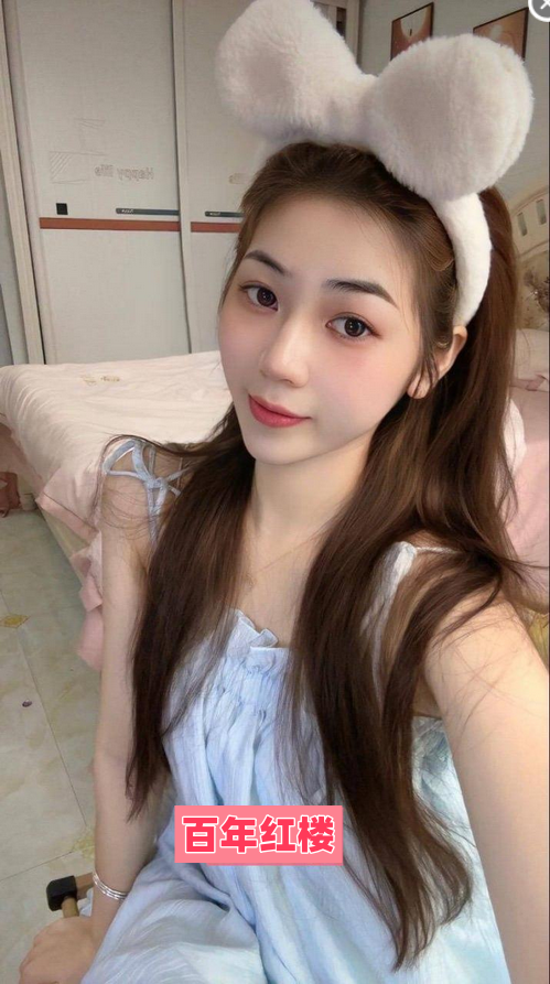 曼妙身姿嫩妹彤彤-百年红楼
