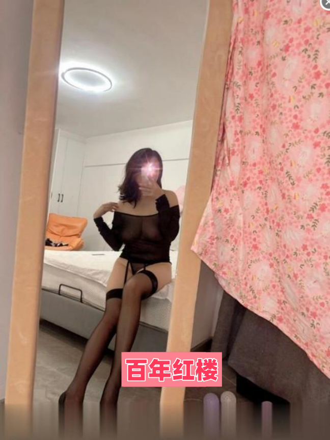 大奶翘臀甜甜-百年红楼