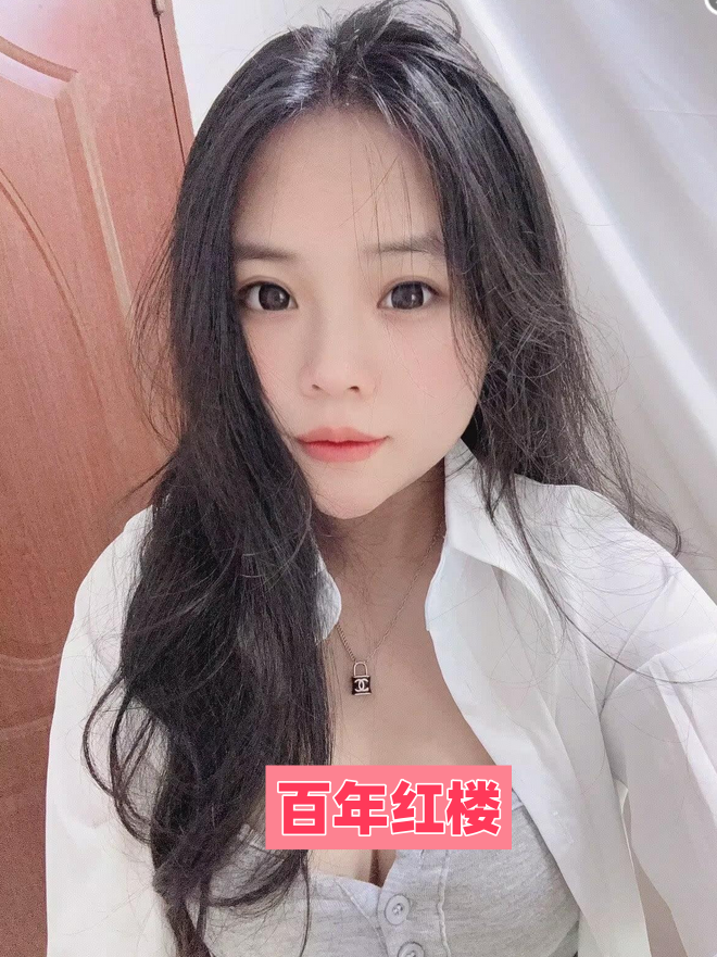 金水前凸后翘闷骚少女-百年红楼