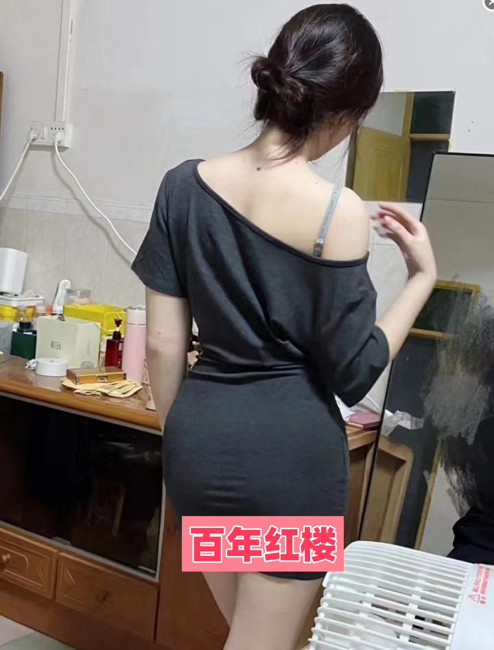 性感丰满美乳骚女-百年红楼